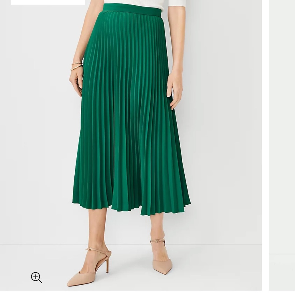 NWT Ann Taylor green pleated midi skirt